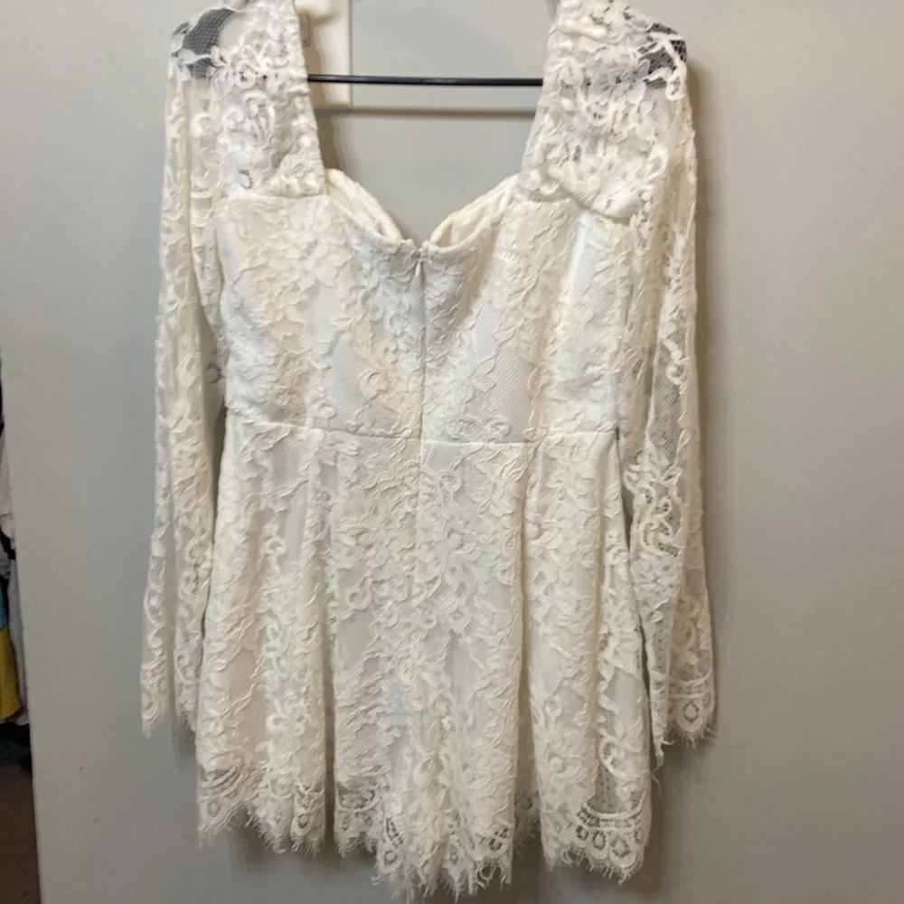 Lulu’s Lace Romper - Picture 2 of 3
